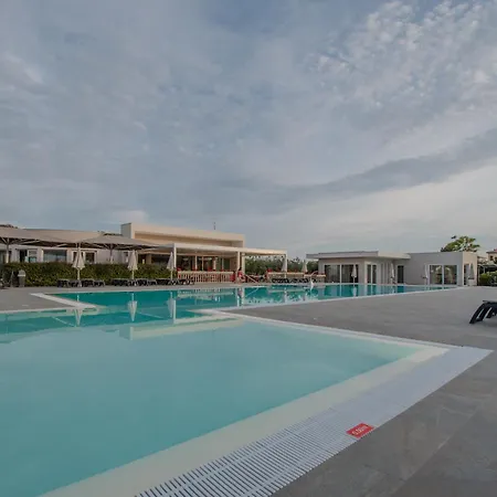 Resort Village 3*